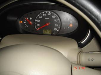 2002 Nissan March Photos
