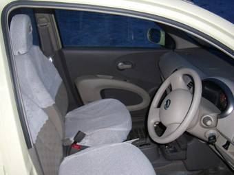 2002 Nissan March Pictures