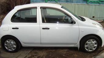 2002 Nissan March Pictures