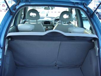 2002 Nissan March Pictures