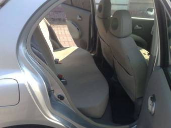 2002 Nissan March Pictures