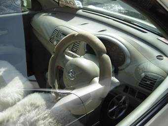 2002 Nissan March Pictures