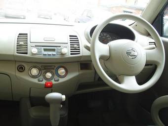 2002 Nissan March Images