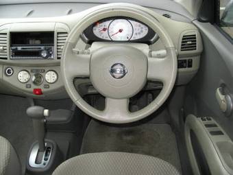 2002 Nissan March Photos