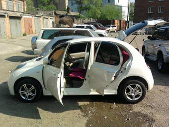 2002 Nissan March Pictures