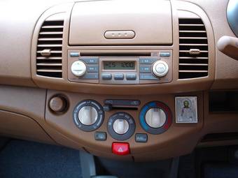 2002 Nissan March Pics