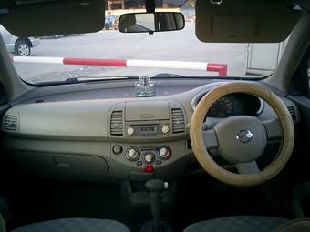 2002 Nissan March Pictures