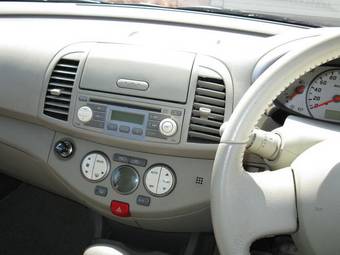 2002 Nissan March Photos