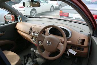 2002 Nissan March Pictures