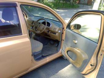 2002 Nissan March Pictures