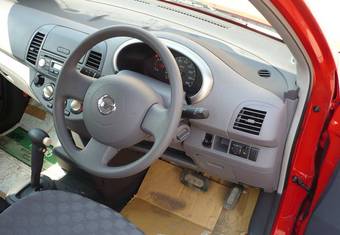 2002 Nissan March Photos