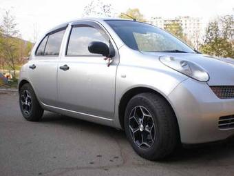 2002 Nissan March Images