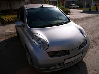 2002 Nissan March Photos