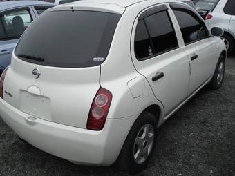2002 Nissan March Pictures