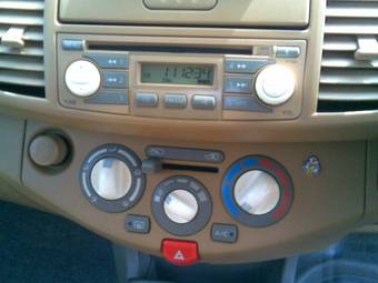 2002 Nissan March Pictures