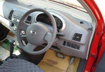 2002 Nissan March Photos