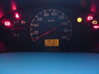 2002 Nissan March Photos