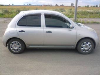 2002 Nissan March Pictures