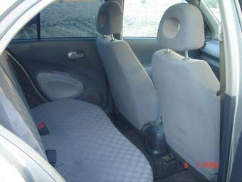 2002 Nissan March Pictures