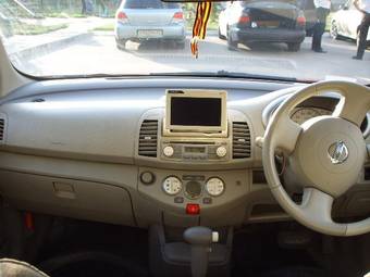 2002 Nissan March Pictures