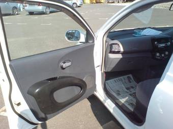 2002 Nissan March Pics