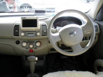 2002 Nissan March Pictures