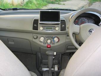 2002 Nissan March Photos