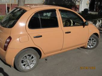 2002 Nissan March Pics