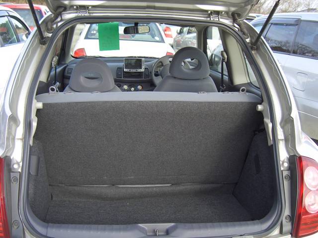 2003 Nissan March