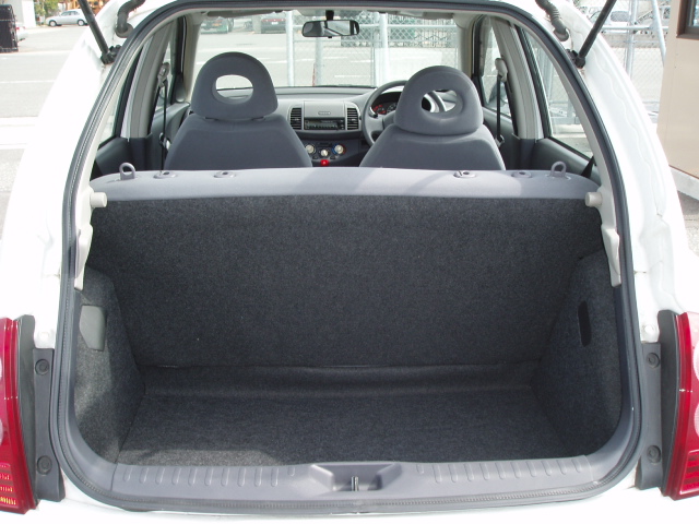 2003 Nissan March