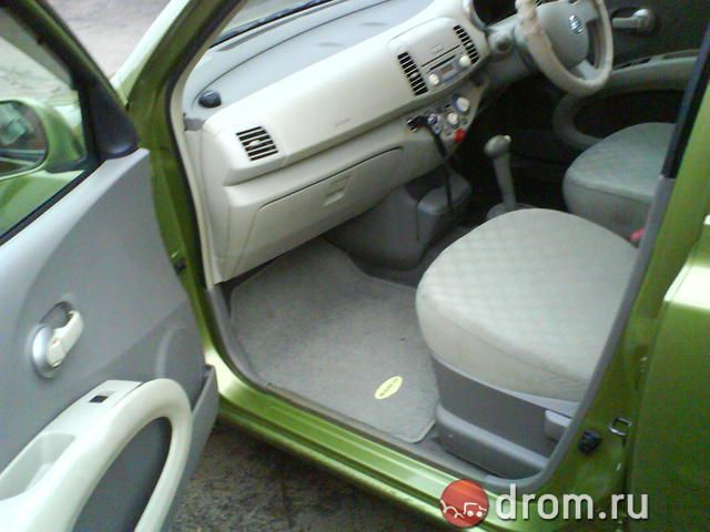2003 Nissan March