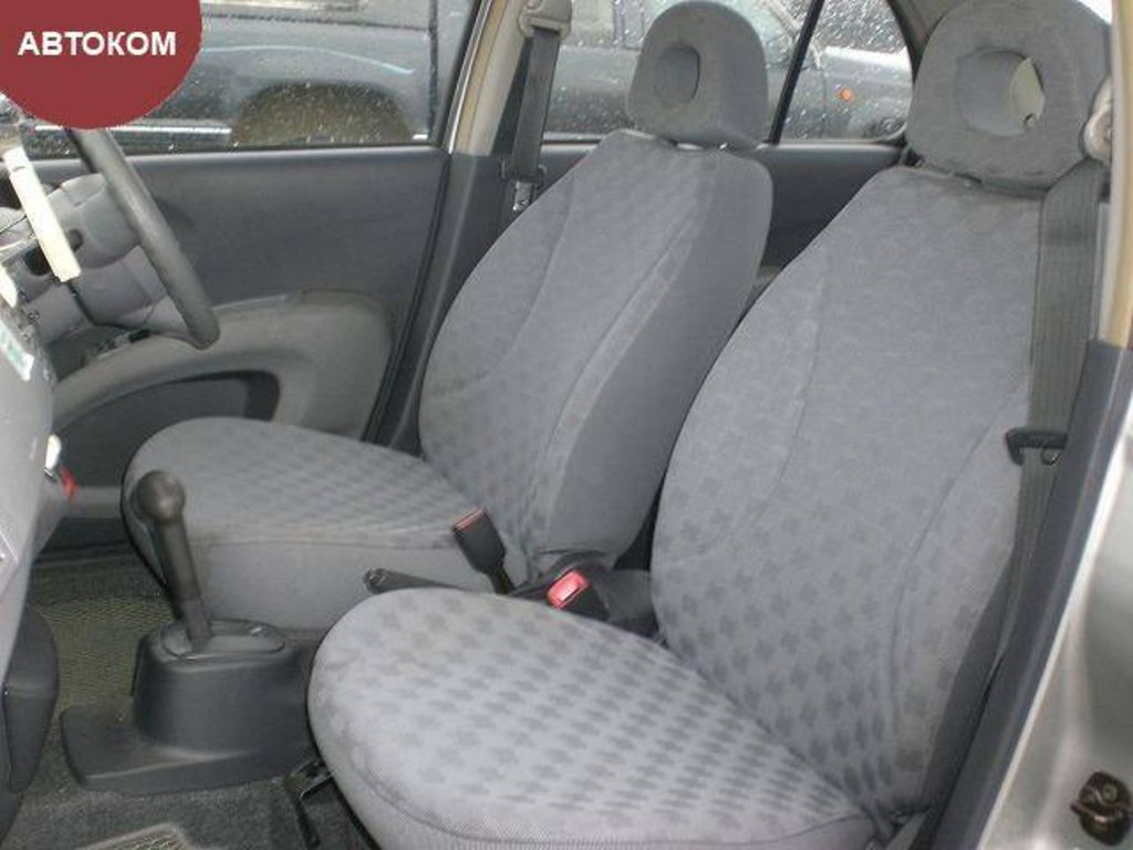 2003 Nissan March
