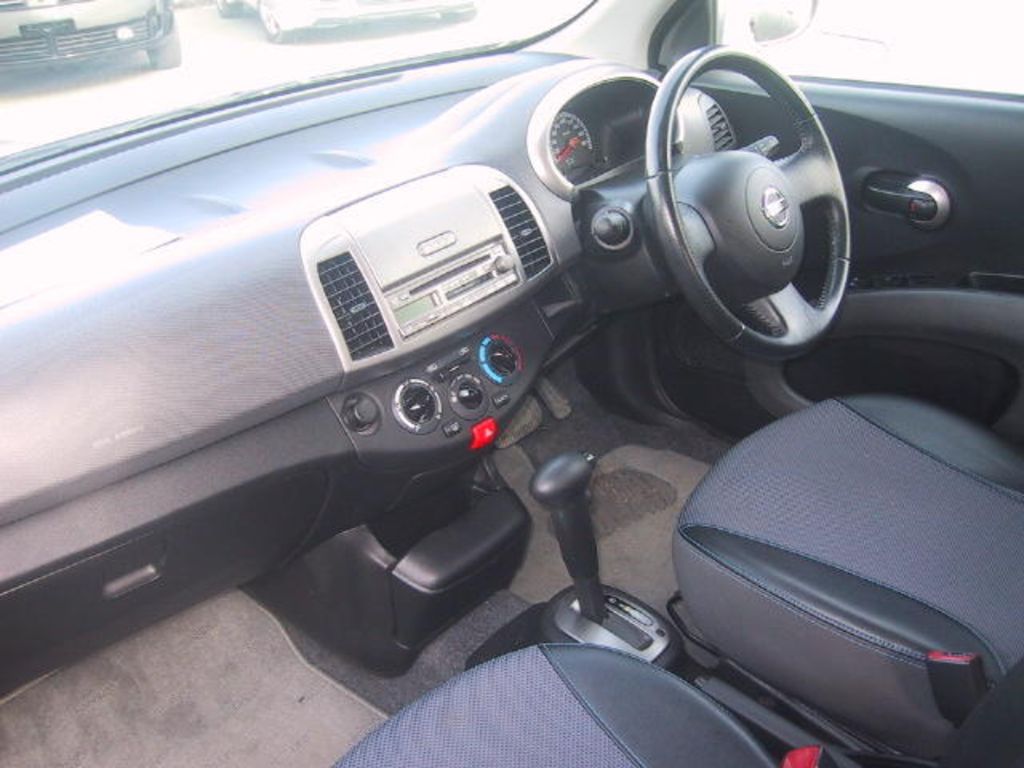 2003 Nissan March