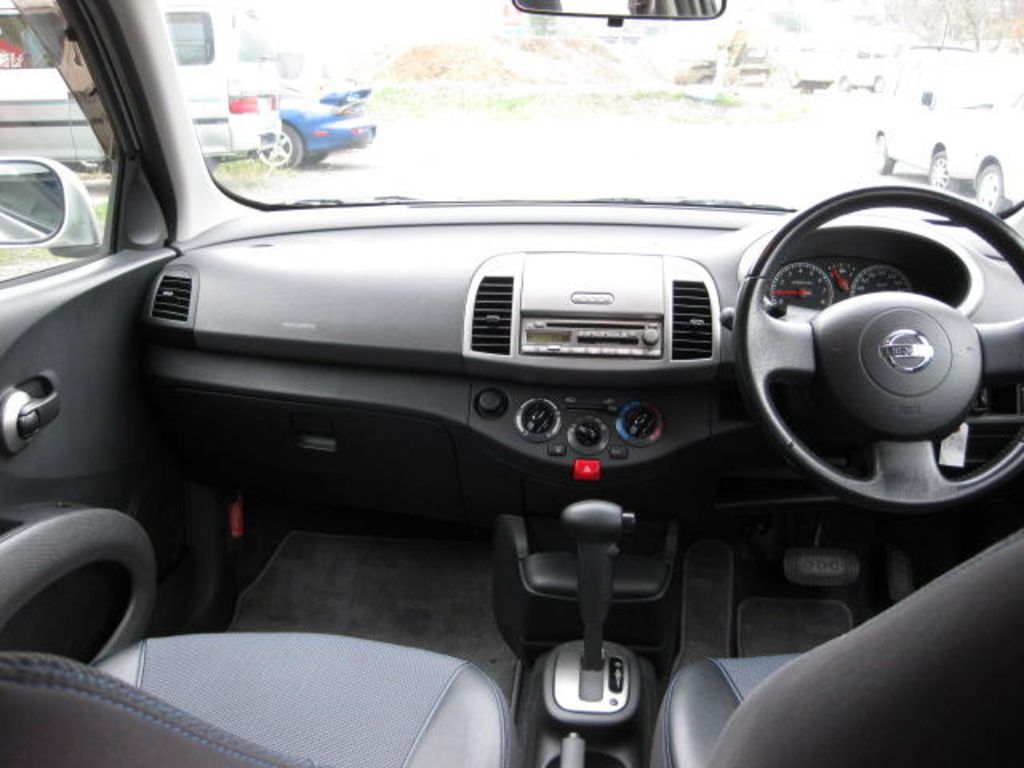 2003 Nissan March