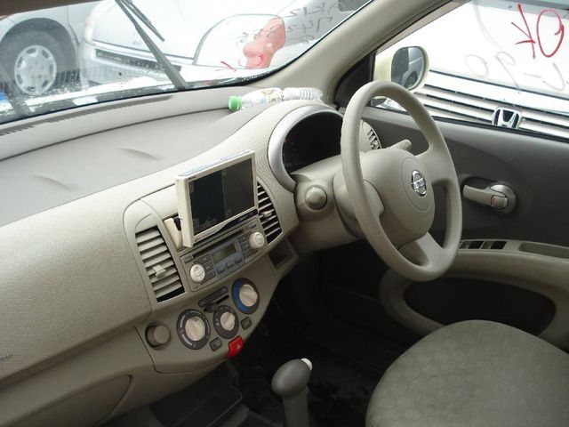 2003 Nissan March