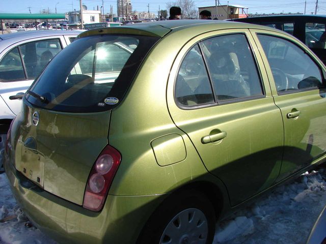 2003 Nissan March