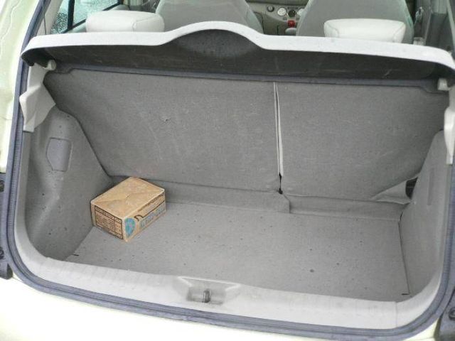 2003 Nissan March