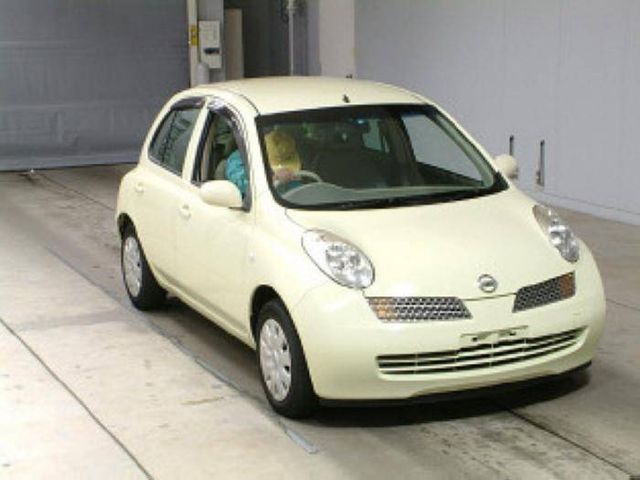 2003 Nissan March