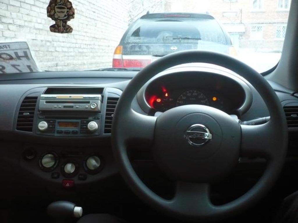 2003 Nissan March