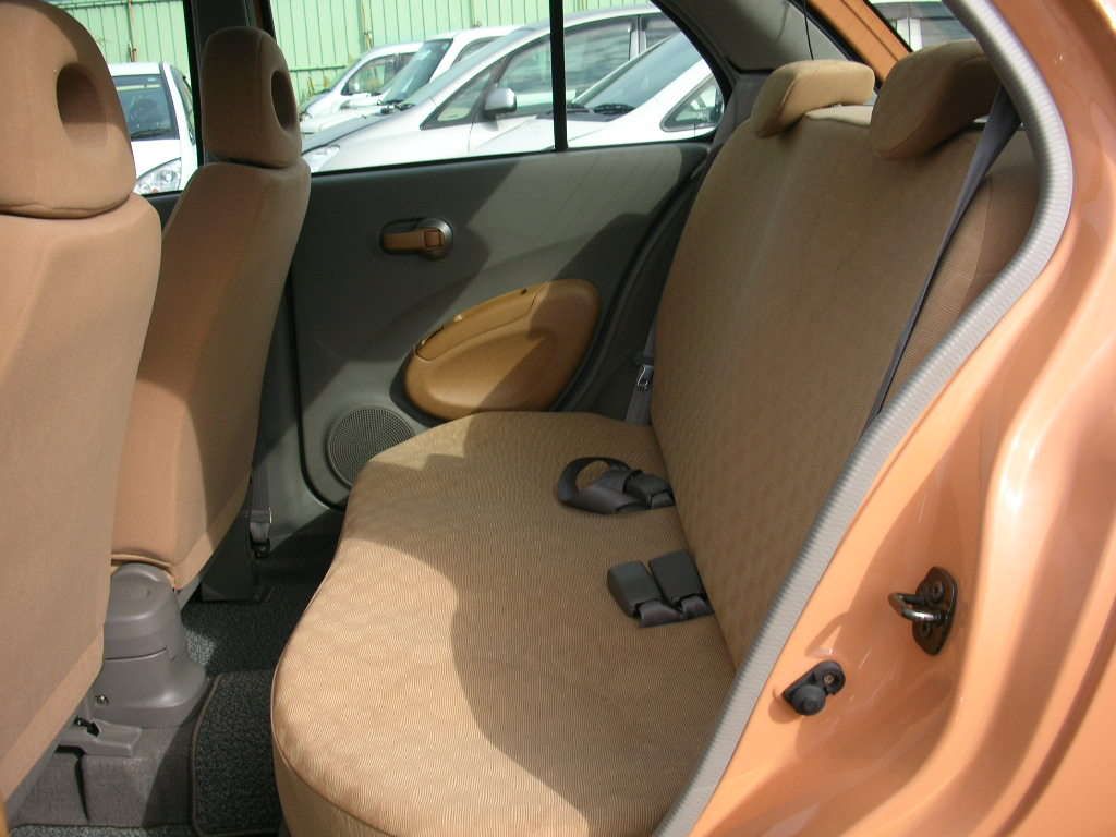 2003 Nissan March