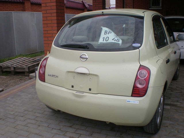 2003 Nissan March