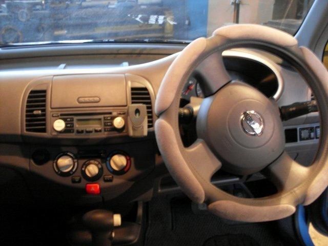 2003 Nissan March
