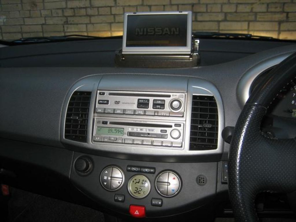 2003 Nissan March