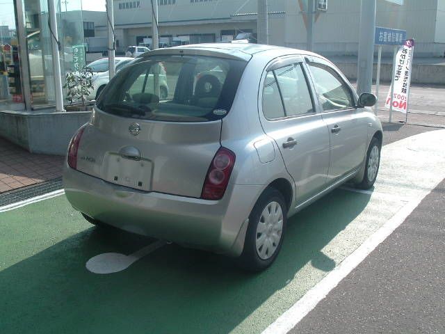 2003 Nissan March