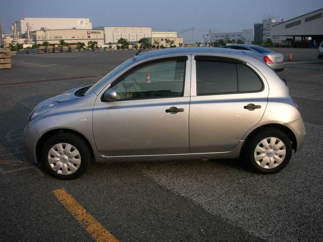 2003 Nissan March