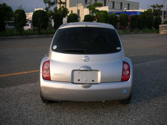 2003 Nissan March