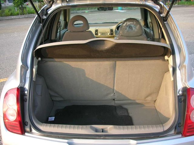 2003 Nissan March
