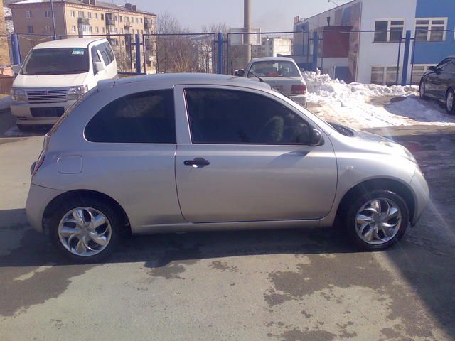 2003 Nissan March