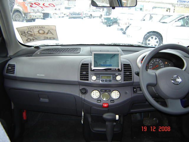 2003 Nissan March