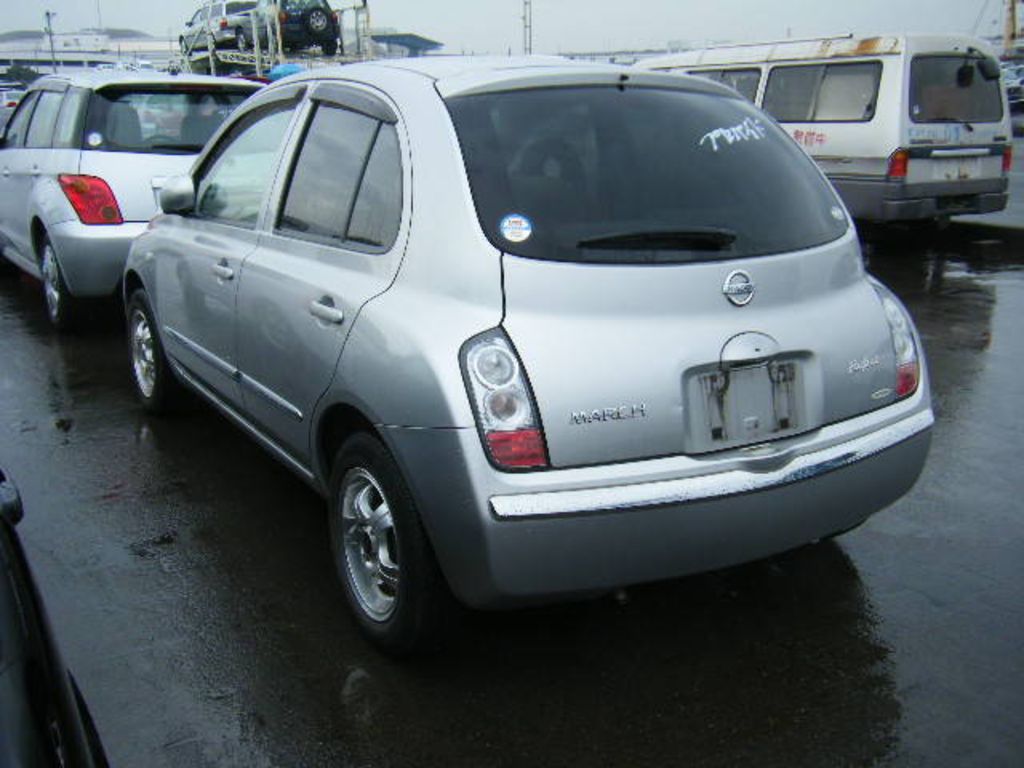 2003 Nissan March